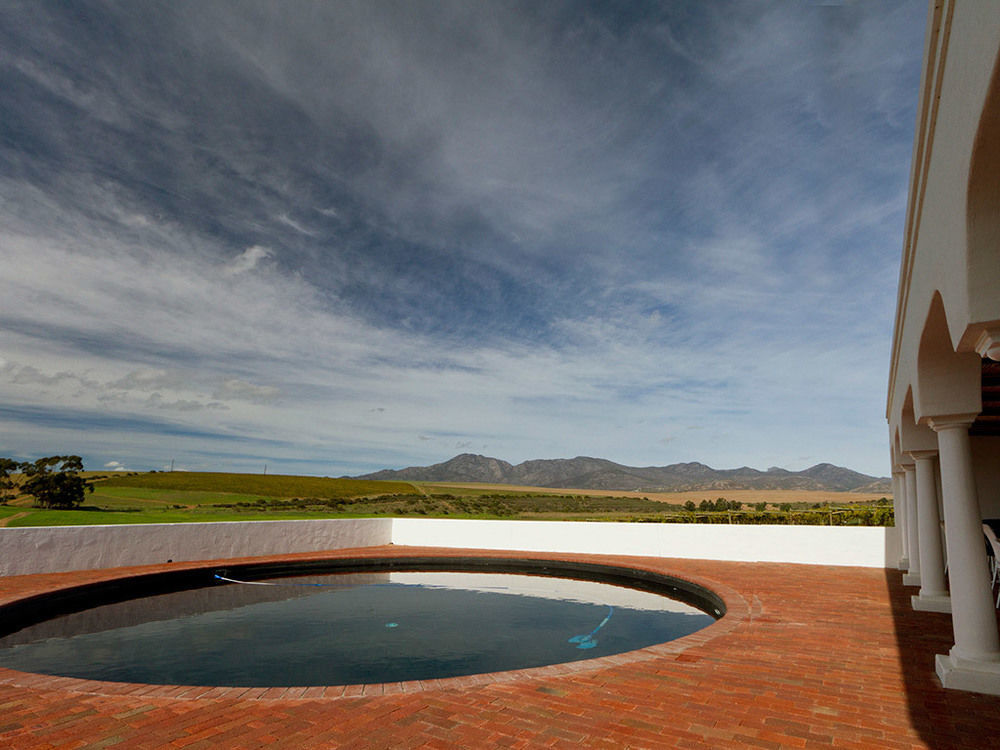 Endless Vineyards At Wildekrans Wine Estate Botrivier Exterior foto